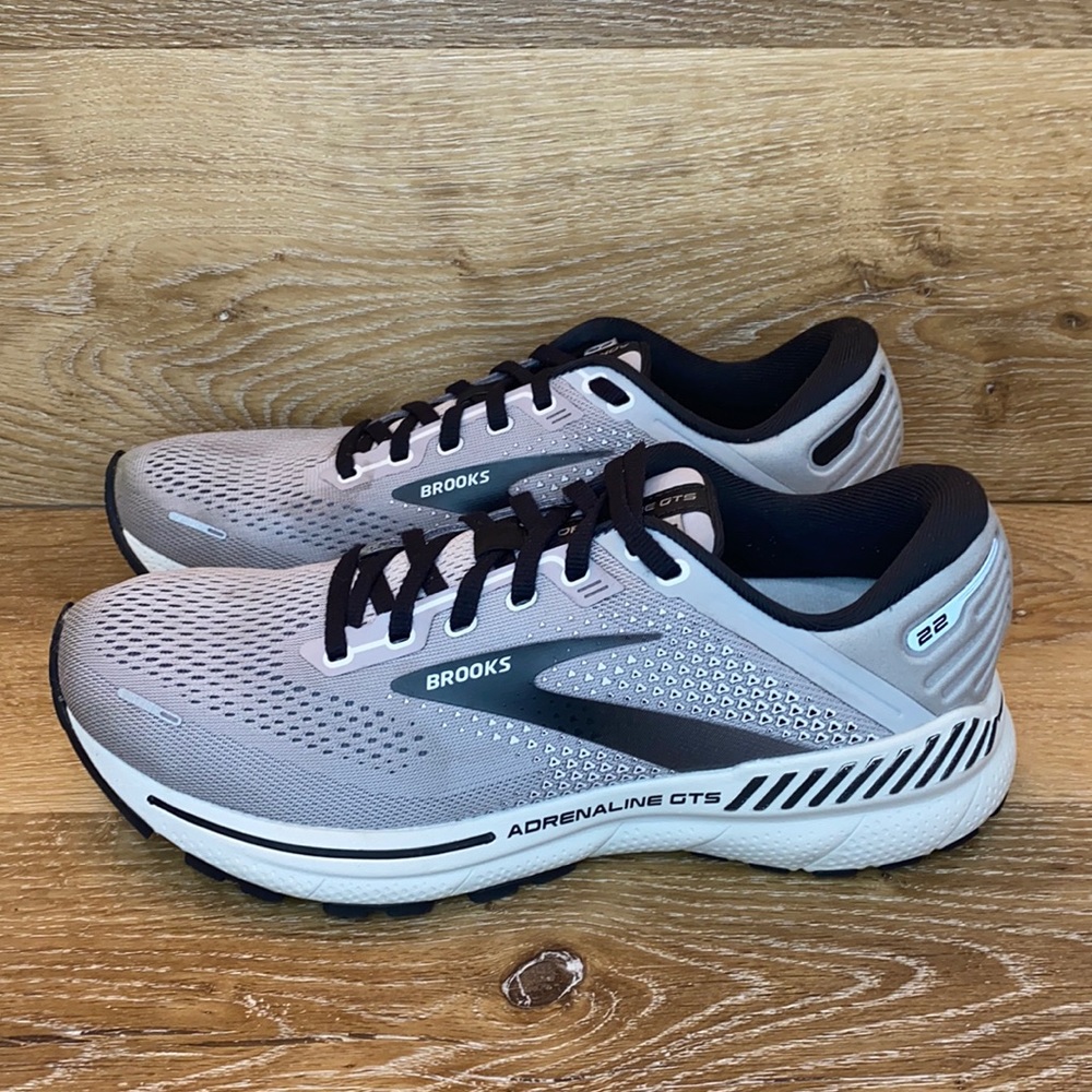 Brooks Adrenaline GTS 22 Size 7.5 (D)